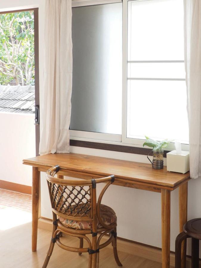 Cozy House In Middle Of Old Town Chiangmai Villa