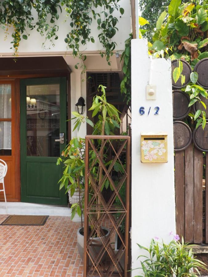 Cozy House In Middle Of Old Town Chiangmai Villa
